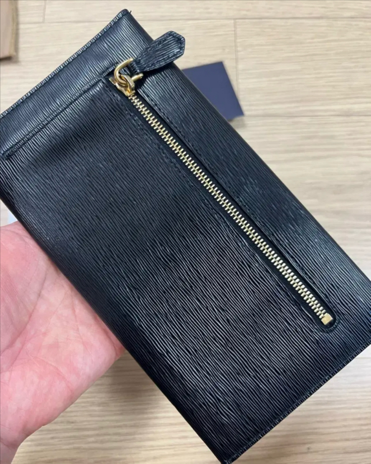 프라다 사피아노 가죽 클러치--2