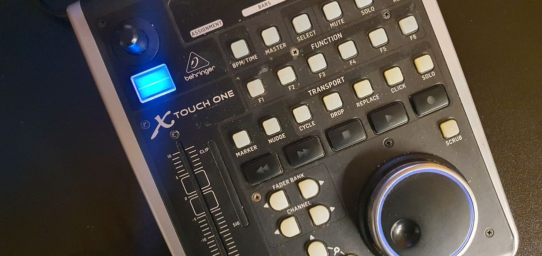 베링거 X-TOUCH ONE 엑스터치원 이미지