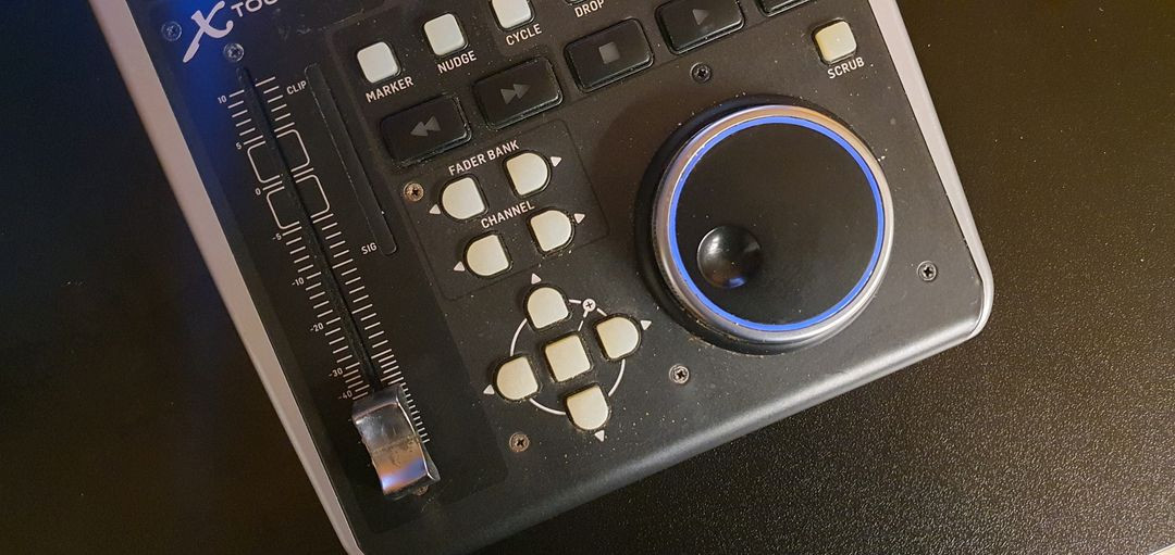 베링거 X-TOUCH ONE 엑스터치원 이미지