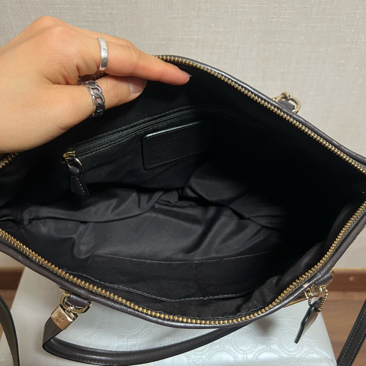 코치 뱀피 숄더백 크로스백 이미지