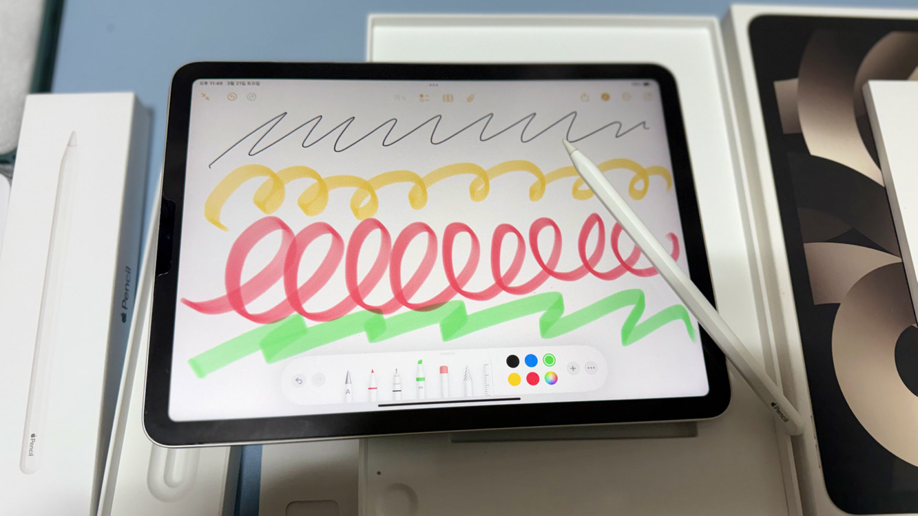 아이패드 에어5,M1애플펜슬2세대,.블루투스키보드 케이스,무선마우스모든 기능 정상와이파이상태 ㅡA급용량 ㅡ6,--3