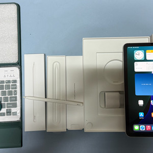 아이패드 에어5,M1애플펜슬2세대,.블루투스키보드 케이스,무선마우스모든 기능 정상와이파이상태 ㅡA급용량 ㅡ6,