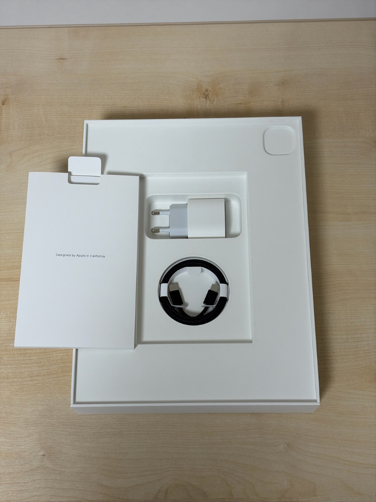 아이패드 프로 13 M4 + 애플펜슬 프로 + 스마트 폴리오 정품--6