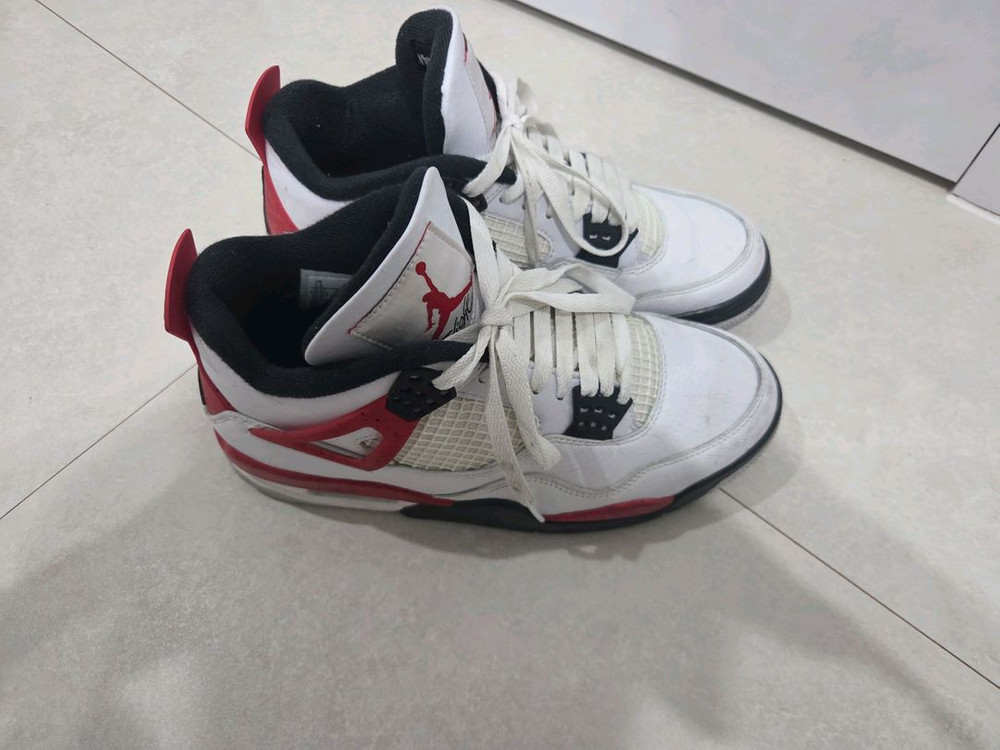 조던 4 레드 시멘트 255, 조던 1 미드 그레이250,조던1 하이유니버시티블루250 이미지