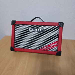 Roland Cube Street(레드) 버스킹 앰프 이미지