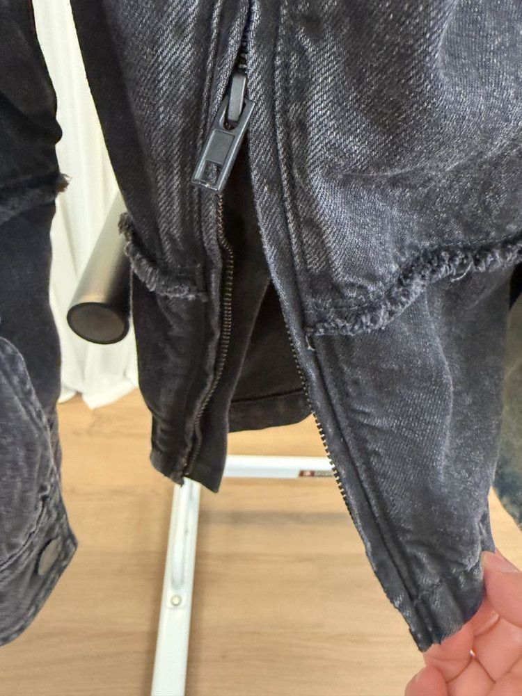 준지 25ss 블랙 데님 롱슬리브 맨투맨 m사이즈(105사이즈) 새상품 팝니다 이미지