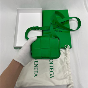 [구성존재] 보테가베네타 미니 카세트 백 [os]