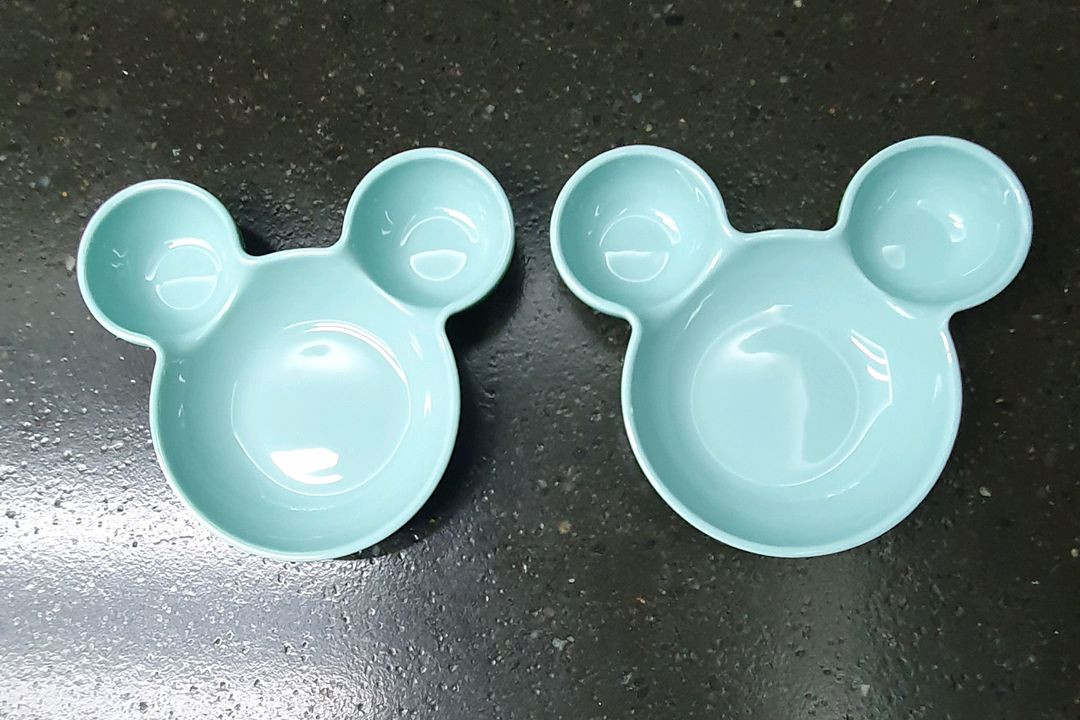 미키 마우스 접시 2set 새 것, 뽀로로 공기와 대접 2개 및 스폰지밥 공기, 씨리얼그릇 이미지