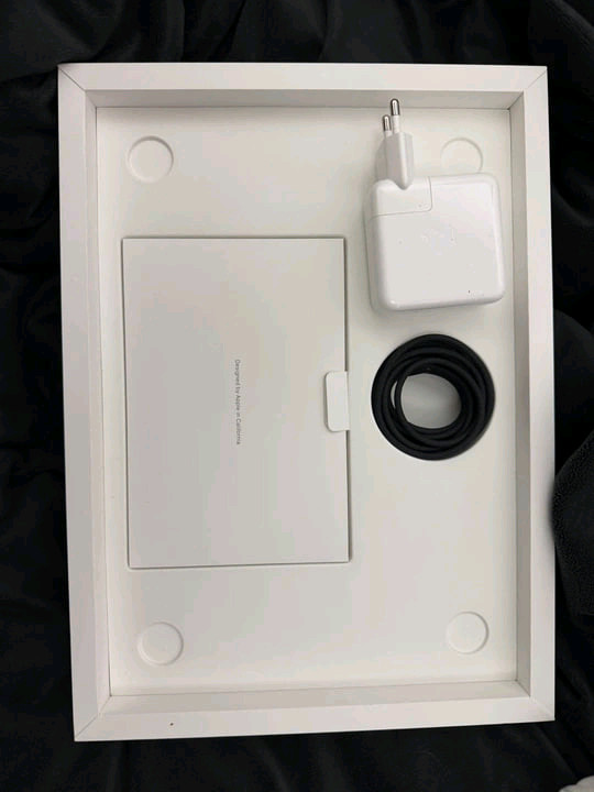 애플 맥북 14 프로 M5 스페이스 그레이 개봉--5