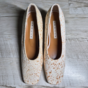 새상품 송치 가죽 힐 37사이즈 235mm