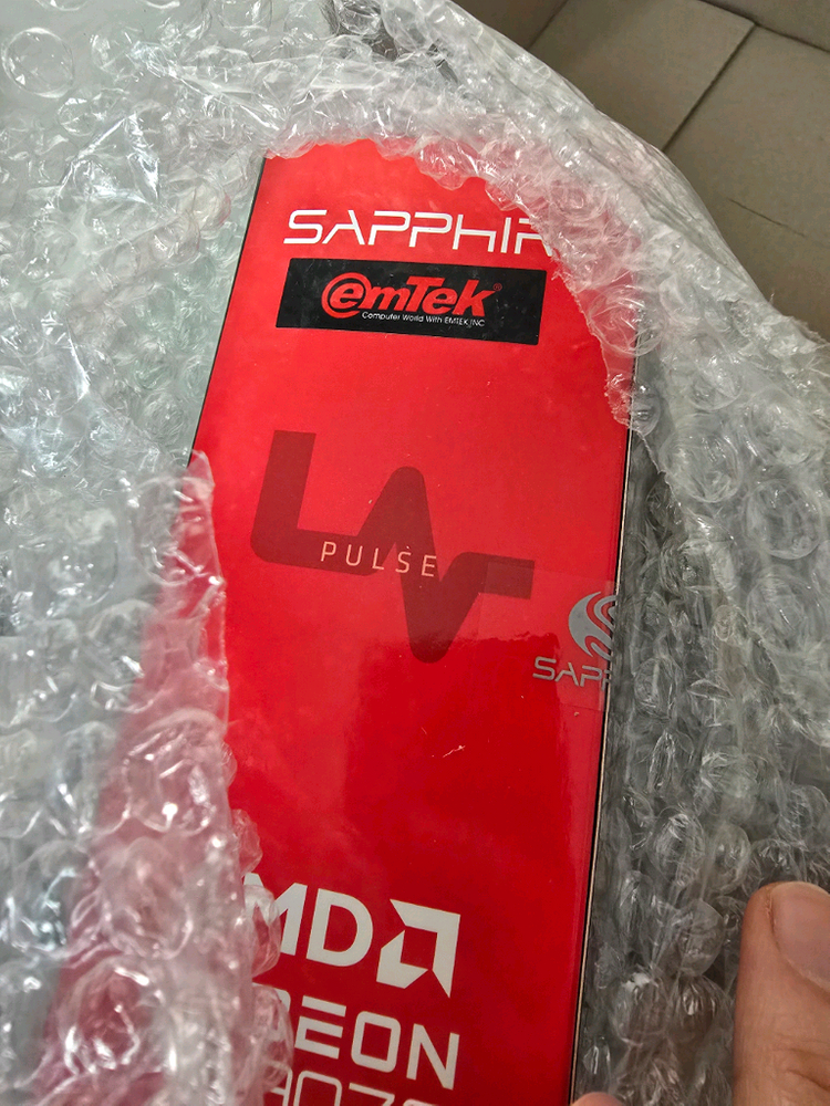 [미개봉] 사파이어 RX 9070 16GB 그래픽 카드--2