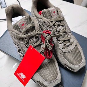 뉴발란스 U204L3K9 썬더브라운 245 (새제품)