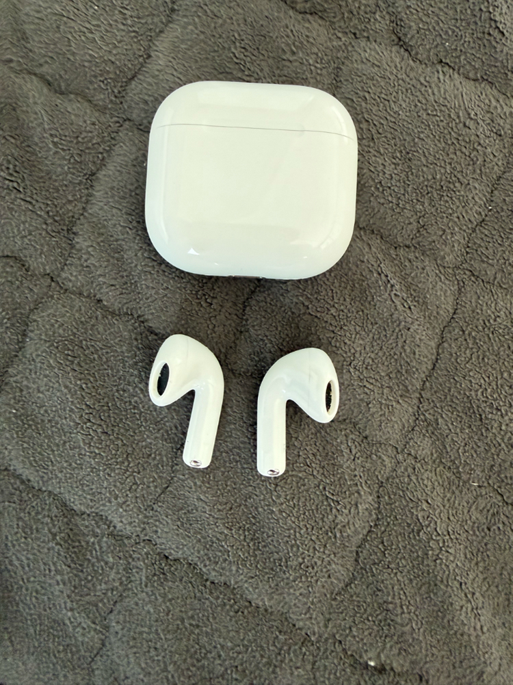 에어팟4세대--2