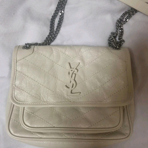 생로랑 니키 베이비 하얀색(아이보리, 크림) 숄더백