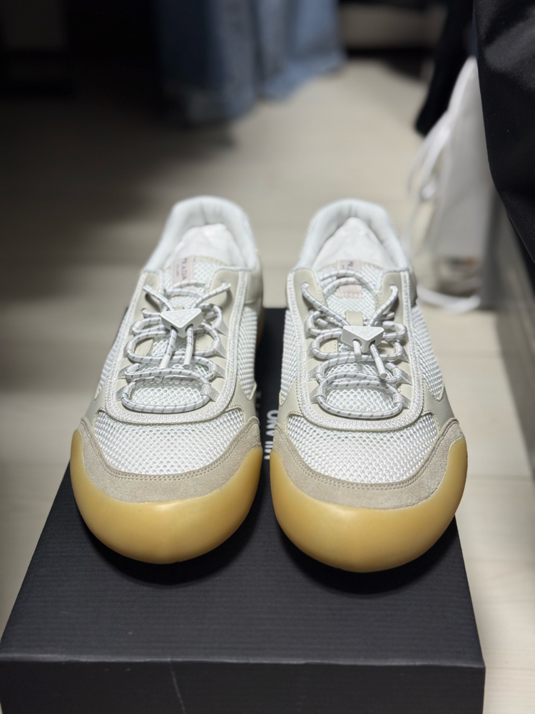 프라다 스피드락 초크화이트 9.5 새상품--1