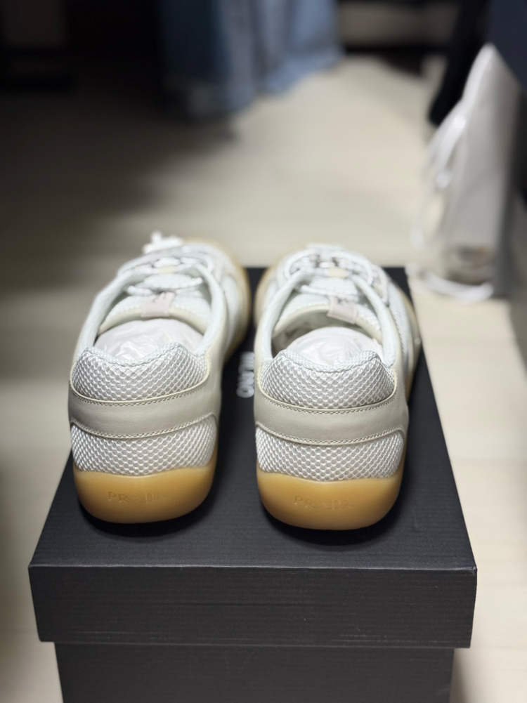 프라다 스피드락 초크화이트 9.5 새상품--2