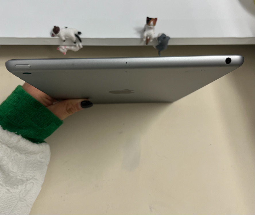 아이패드5세대 32G 그레이 WIFI S급!--2