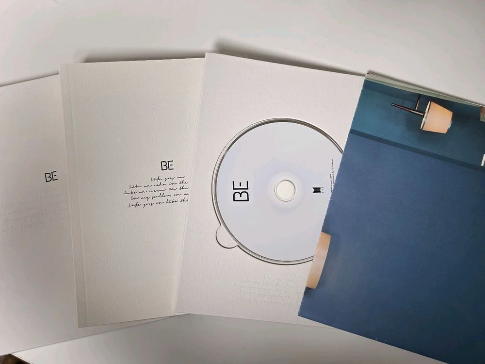 [방탄 BTS] BE 에센셜 앨범 (랜덤포카 제이홉, 포카다있음) 이미지