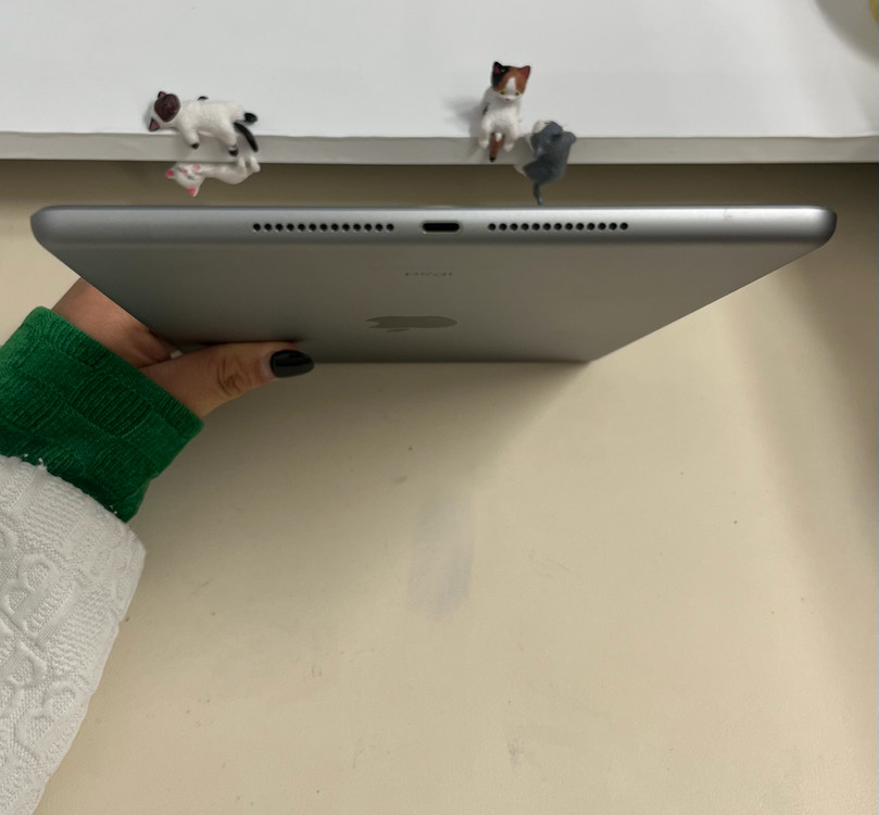 아이패드5세대 32G 그레이 WIFI S급!--3