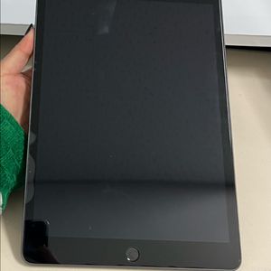 아이패드8세대 32G 그레이 WIFI S급!