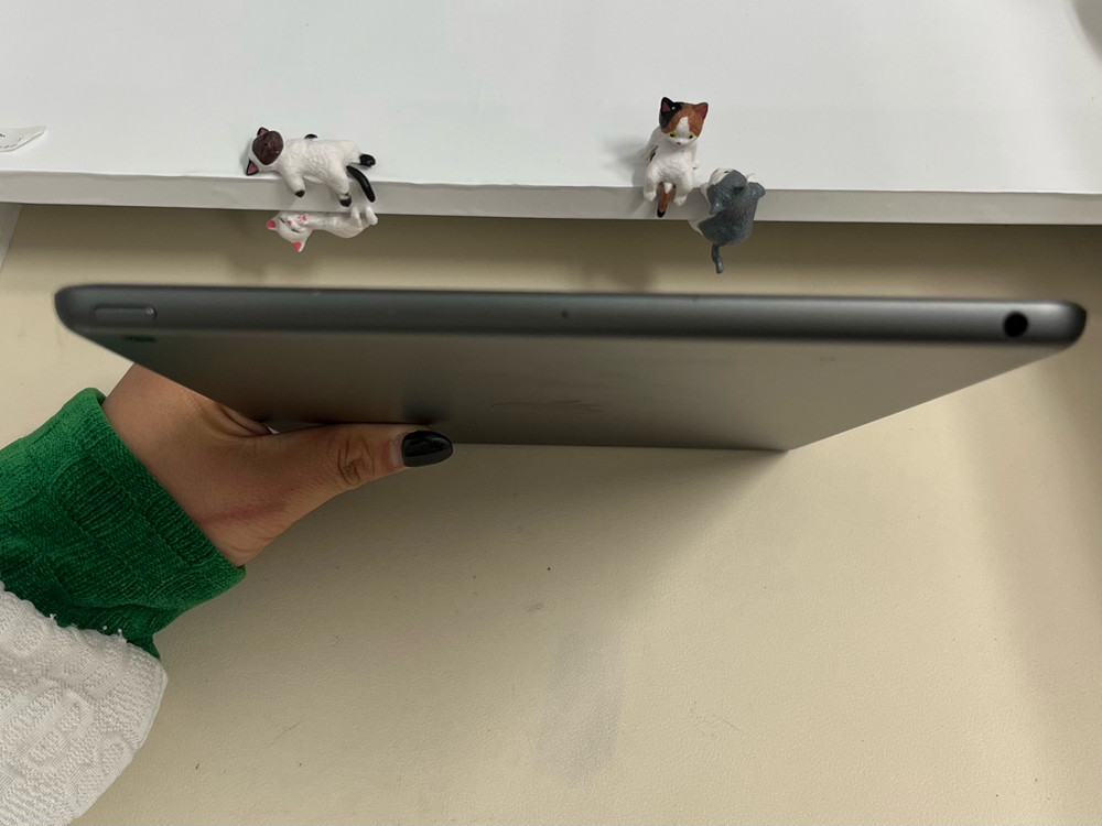 아이패드8세대 32G 그레이 WIFI S급!--2