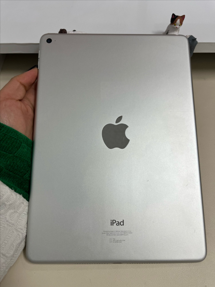 아이패드에어2 64G 실버 WIFI S급!--1