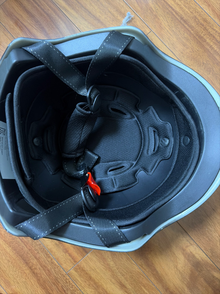 새상품 전기자전거 헬맷--4