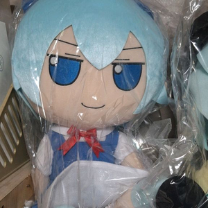 후모후모(fumo) 동방 프로젝트 치르노 만나카 사이즈 인형 미개봉 이미지