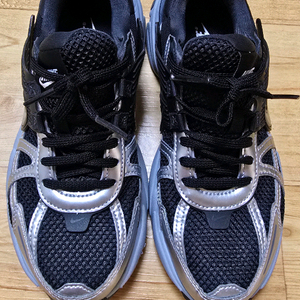 나이키 V2K런 테크 블랙/메탈릭실버 우먼스 230