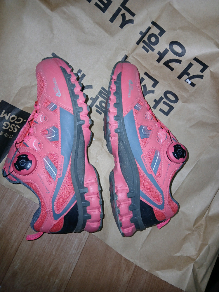 여성용 트레일 러닝화.245mm--2