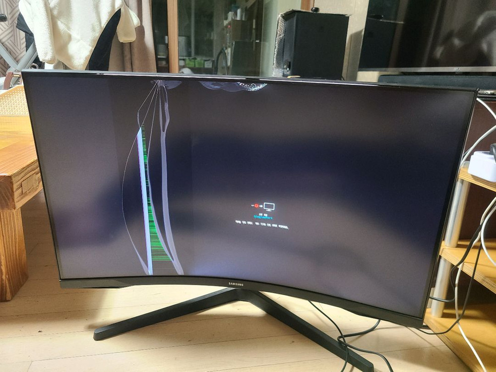 삼성 ODYSSEY G5 32인치 커브드 게이밍 모니터 C32G54TQWK 메인보드 기판 이미지