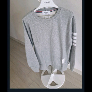 톰브라운4바 스트라이프 맨투맨. XL 이미지