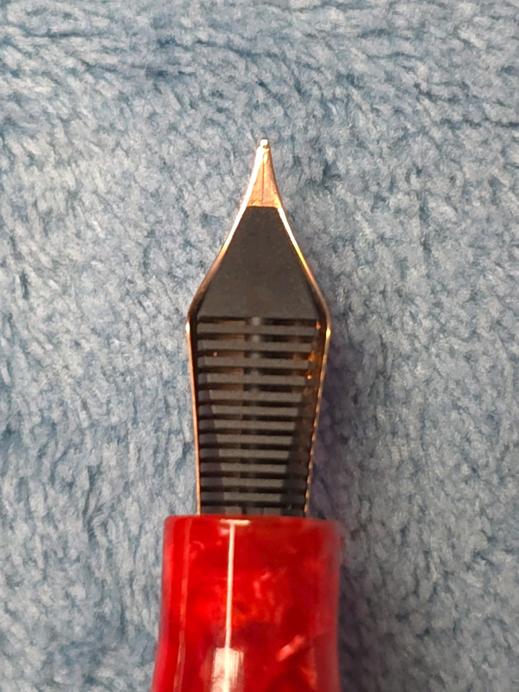 레오나르도 오피치나 이탈리아나 피안화 한국 힌정판 EF닙 만년필 이미지