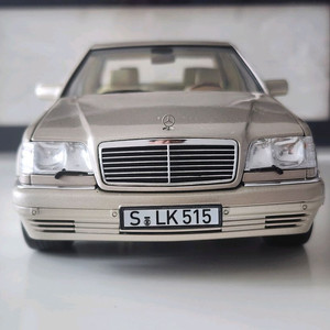 1:18 노레브 벤츠 W140 S600 스모크 실버 다이캐스트 이미지
