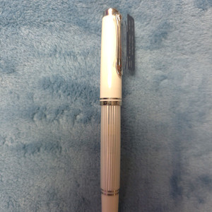 펠리칸 만년필 소베렌 M605 화이트 트랜스페어런트 F닙