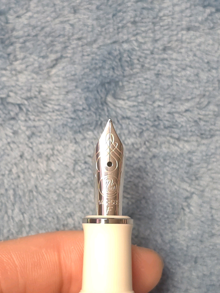 펠리칸 만년필 소베렌 M605 화이트 트랜스페어런트 F닙 이미지