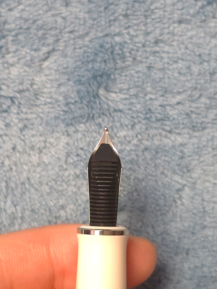 펠리칸 만년필 소베렌 M605 화이트 트랜스페어런트 F닙 이미지