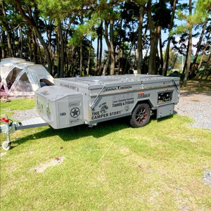 캠핑 트레일러 이미지