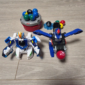 메카드볼-아칸,블리츠 등 2종+볼피커+볼13개+캐릭터스토퍼 1개 이미지