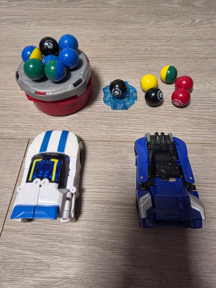 메카드볼-아칸,블리츠 등 2종+볼피커+볼13개+캐릭터스토퍼 1개 이미지