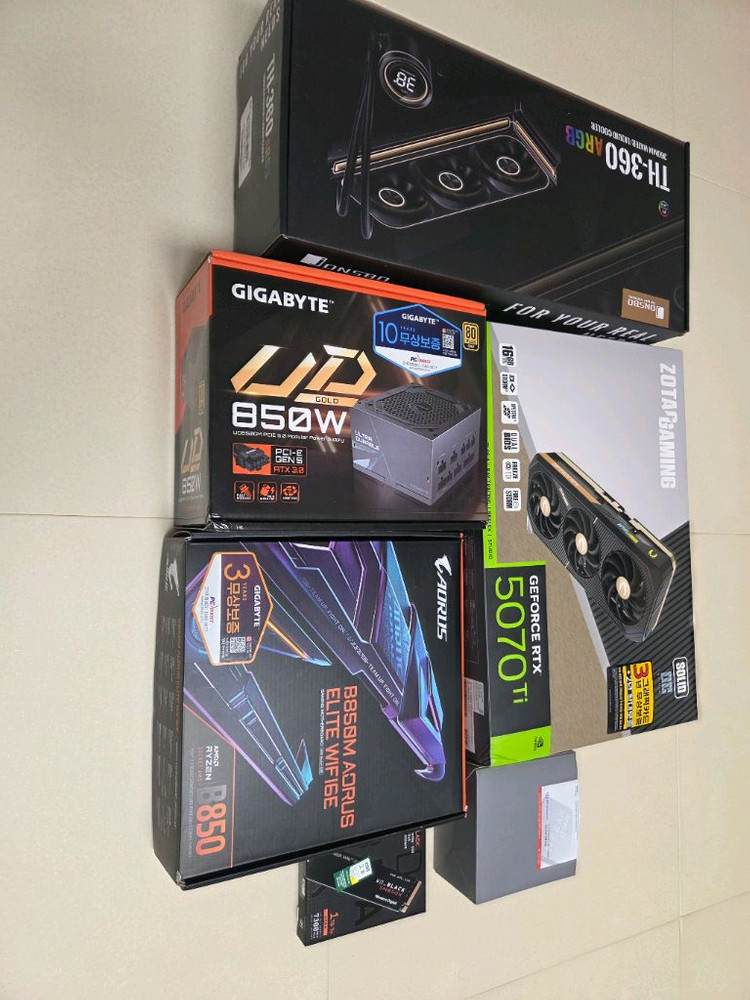 9800x3d, b850m wifi, rtx 5070ti 솔리드 완본체 이미지