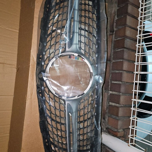 한번만 더내립다 빨랑 가져가세요 벤츠 GLC 쿠페 2019년식 순정 다이아몬드 그릴입니다 이미지