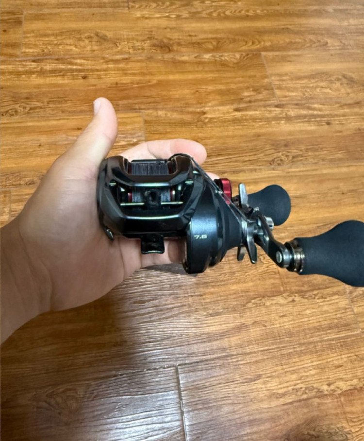 24 시마노 스콜피온 MD 베이트릴 판매합니다 이미지