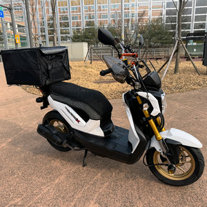 혼다 줌머x 16년형 화이트컬러 판매합니다