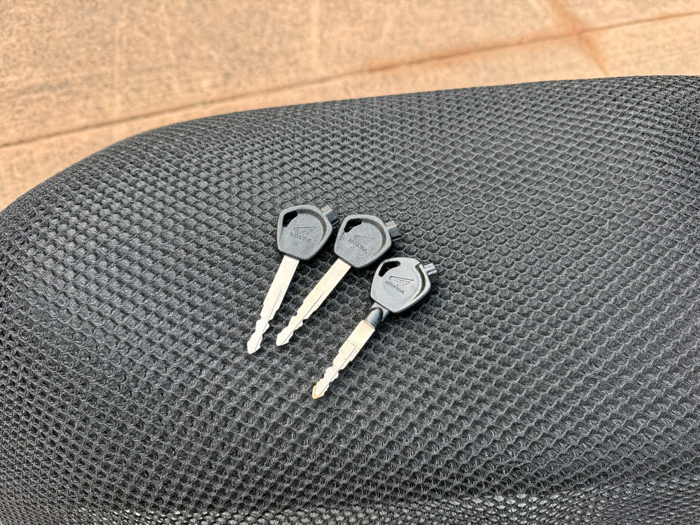 혼다 줌머x 16년형 화이트컬러 판매합니다--8