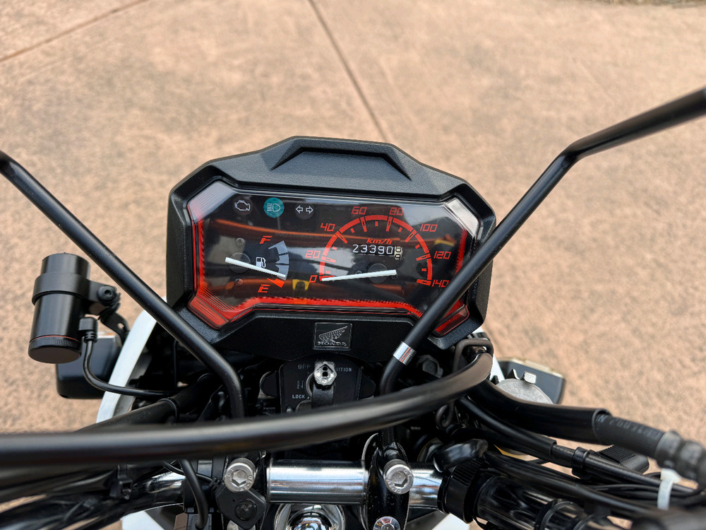 혼다 줌머x 16년형 화이트컬러 판매합니다--9