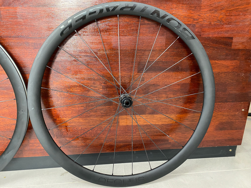 트렉 본트레거 에올루스 프로 37 TLR 카본 휠셋--1