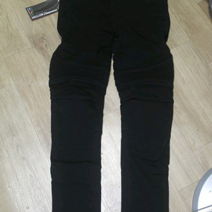 [미사용]신상 컨쿼 풀케블라 진 칼데로 바지 -검정-