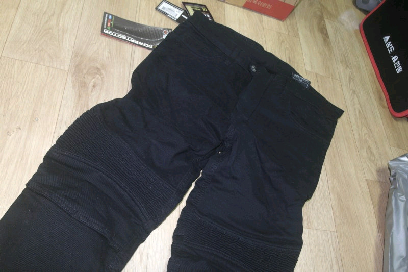 [미사용]신상 컨쿼 풀케블라 진 칼데로 바지 -검정---1