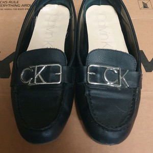 (희귀매물) 캘빈클라인 은장 CK로고 레더 보트 플랫슈즈 블랙 (245) 이미지